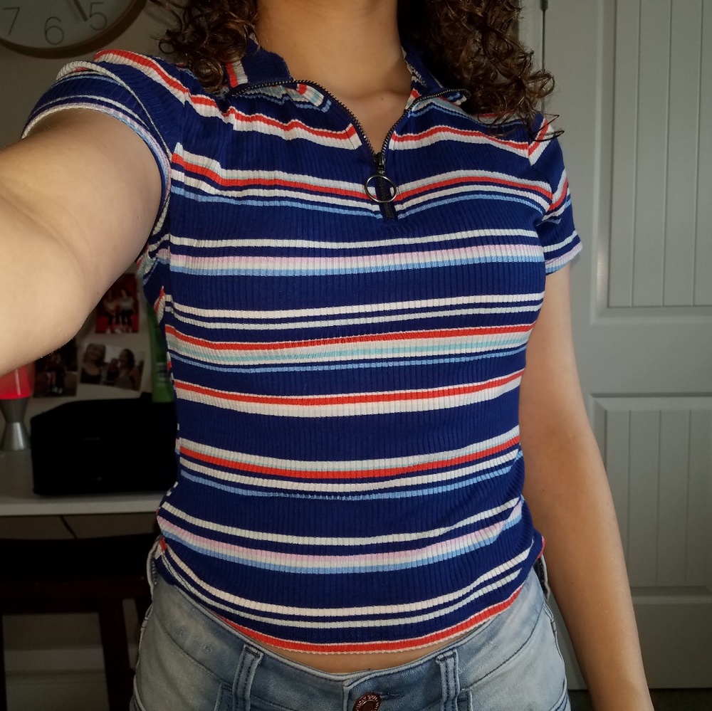 Cropped Retro Shirt